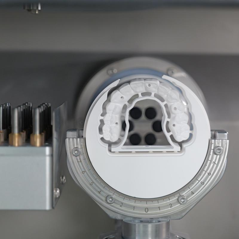 5-Axis Dental Milling Machine 60,000 RPM 18-Tool Capacity for Zirconia PMMA