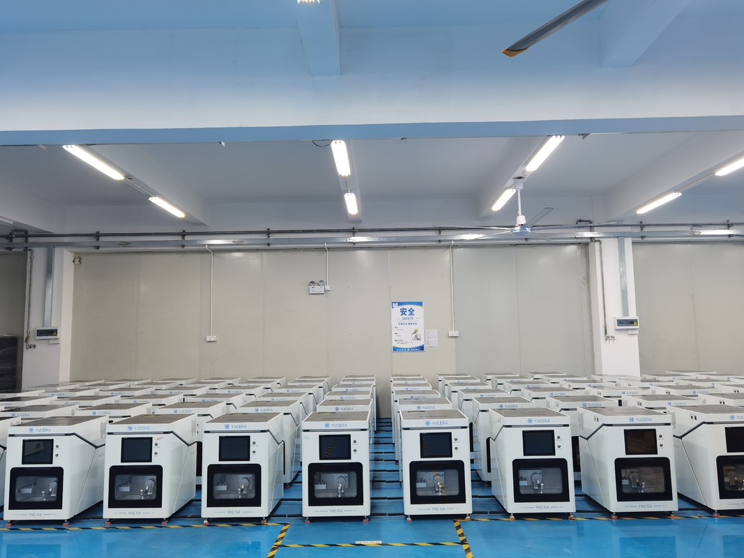 دستگاه فرز زیرکونیای مرطوب و خشک 5 محوره جدیداً عرضه شده توسط Yucera برای بلوک‌های CAD CAM دندانی
